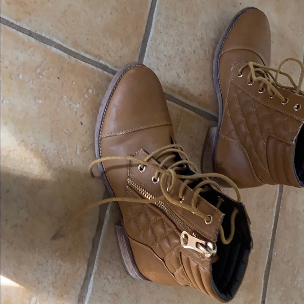 Shoes - Picture 2 of 5